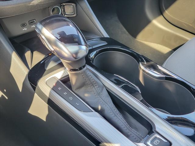new 2025 Buick Envista car, priced at $30,360