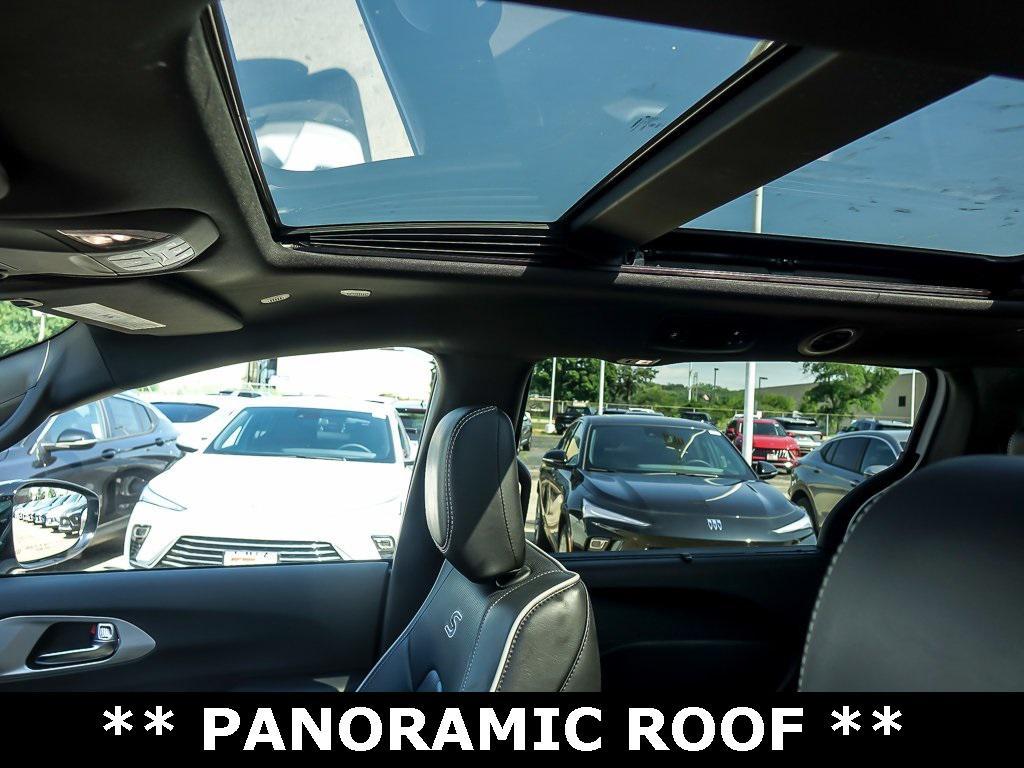 used 2025 Chrysler Pacifica car, priced at $39,995