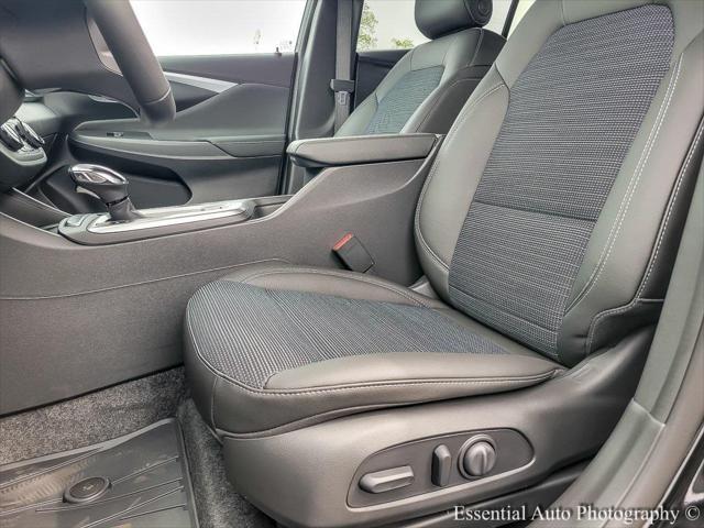new 2025 Buick Envista car, priced at $28,075