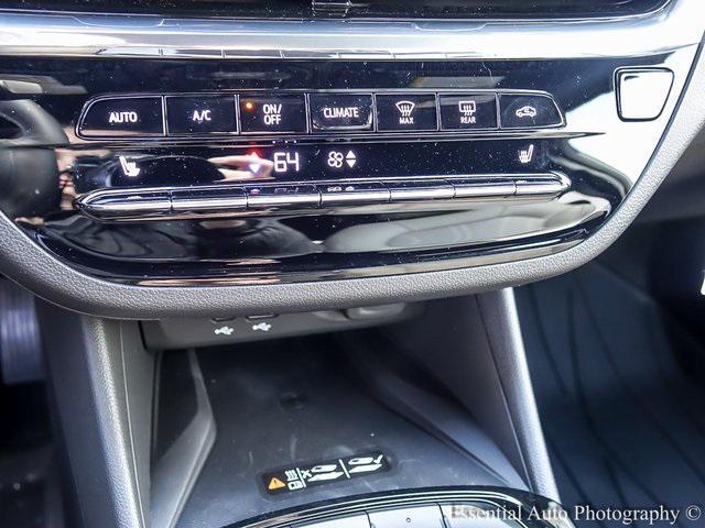 new 2025 Buick Envista car, priced at $30,360
