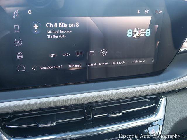 new 2025 Buick Envista car, priced at $30,360