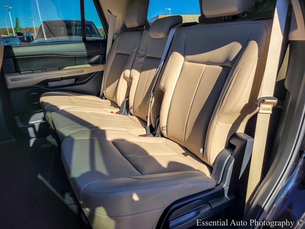 used 2024 Ford Expedition car, priced at $48,497