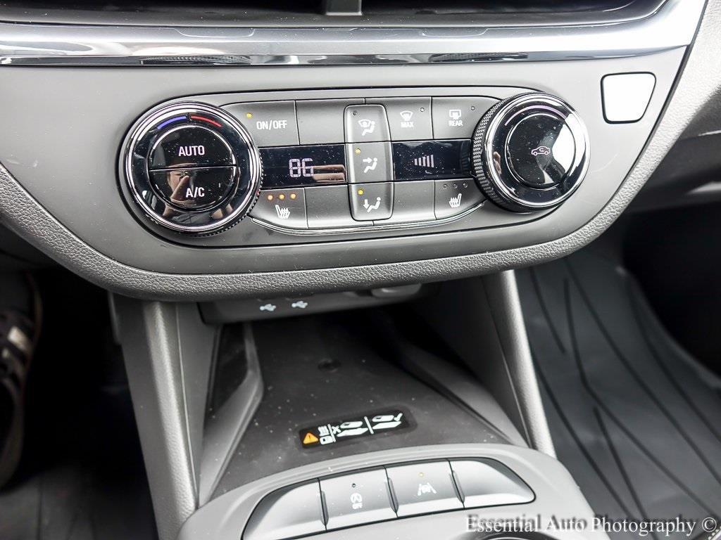 new 2025 Buick Envista car, priced at $26,295