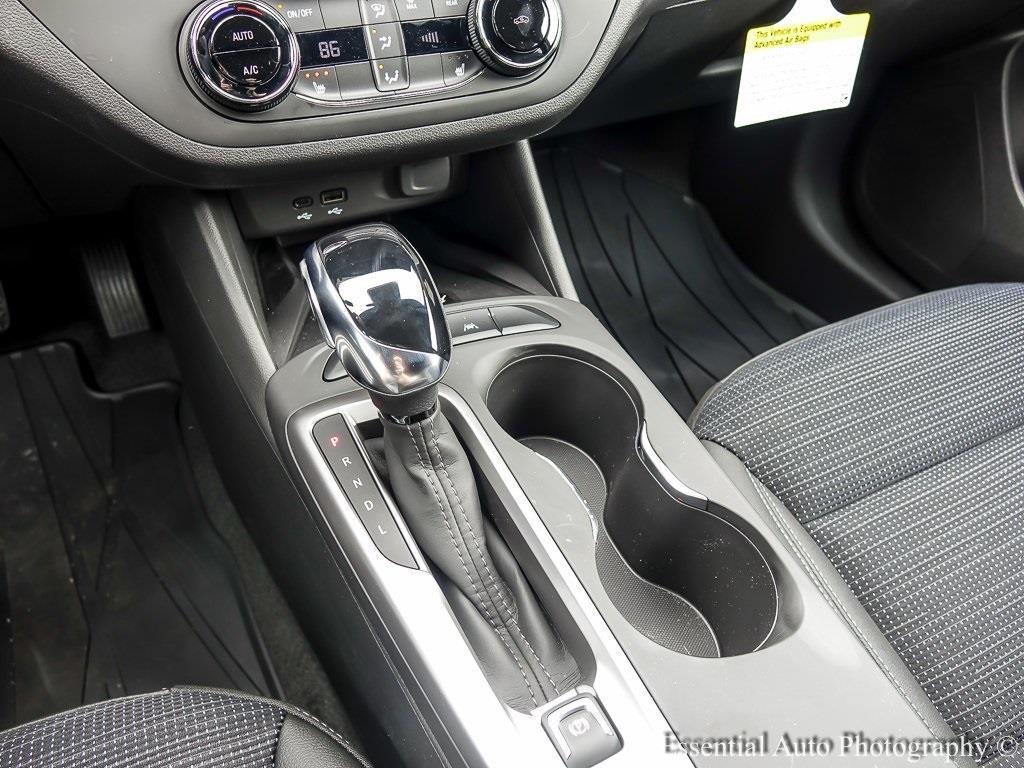 new 2025 Buick Envista car, priced at $26,295