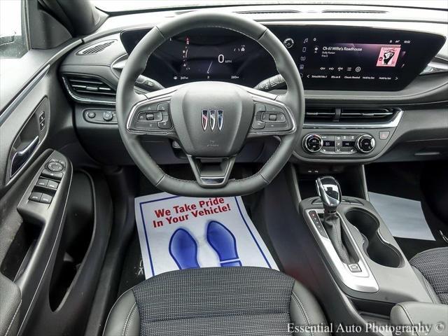 new 2025 Buick Envista car, priced at $27,005