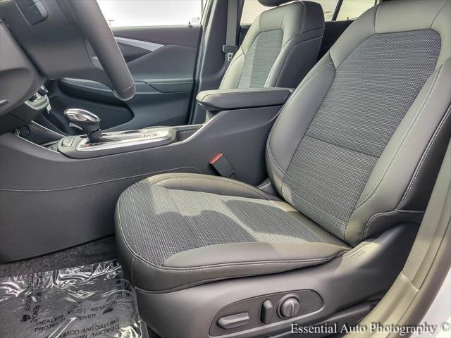 new 2025 Buick Envista car, priced at $27,580