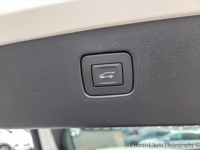 new 2025 Buick Envista car, priced at $27,580