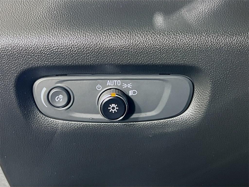 used 2023 Chevrolet Traverse car, priced at $41,998