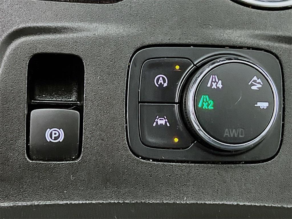 used 2023 Chevrolet Traverse car, priced at $41,998
