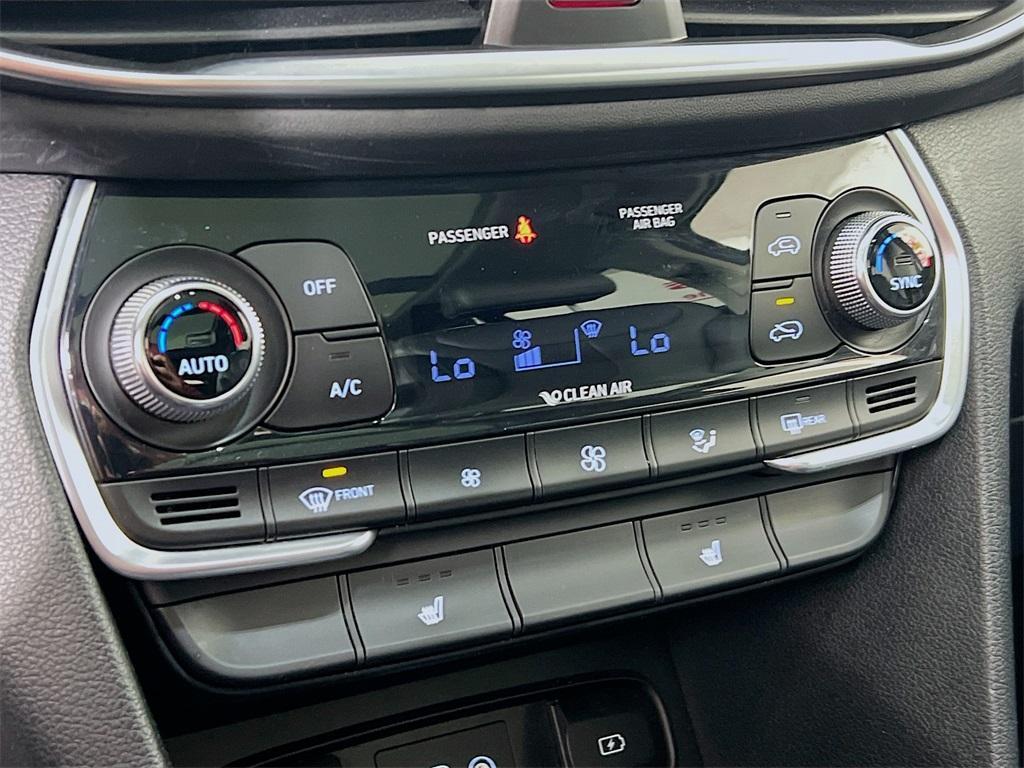 used 2019 Hyundai Santa Fe car, priced at $19,998