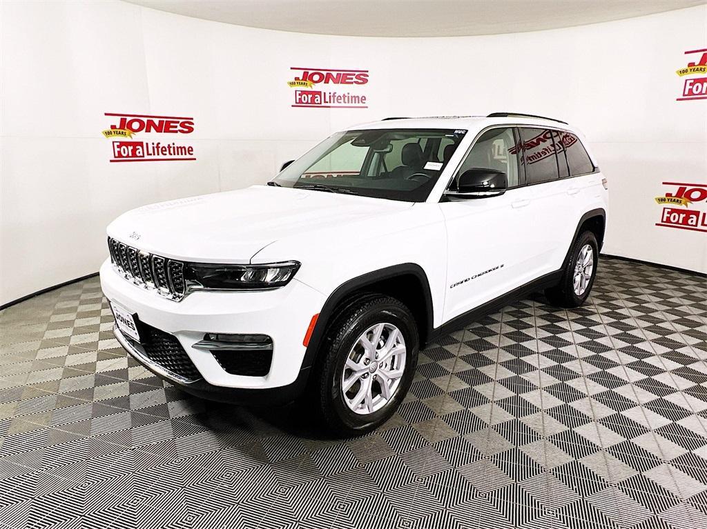 used 2022 Jeep Grand Cherokee car, priced at $34,998