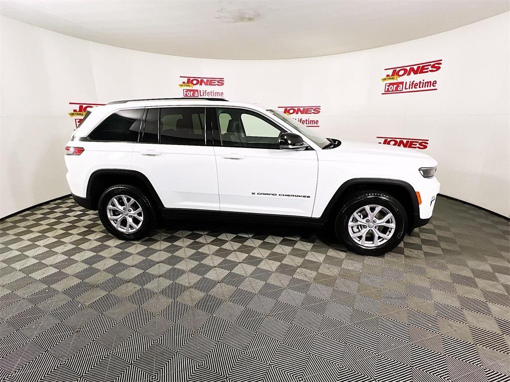 used 2022 Jeep Grand Cherokee car, priced at $34,998