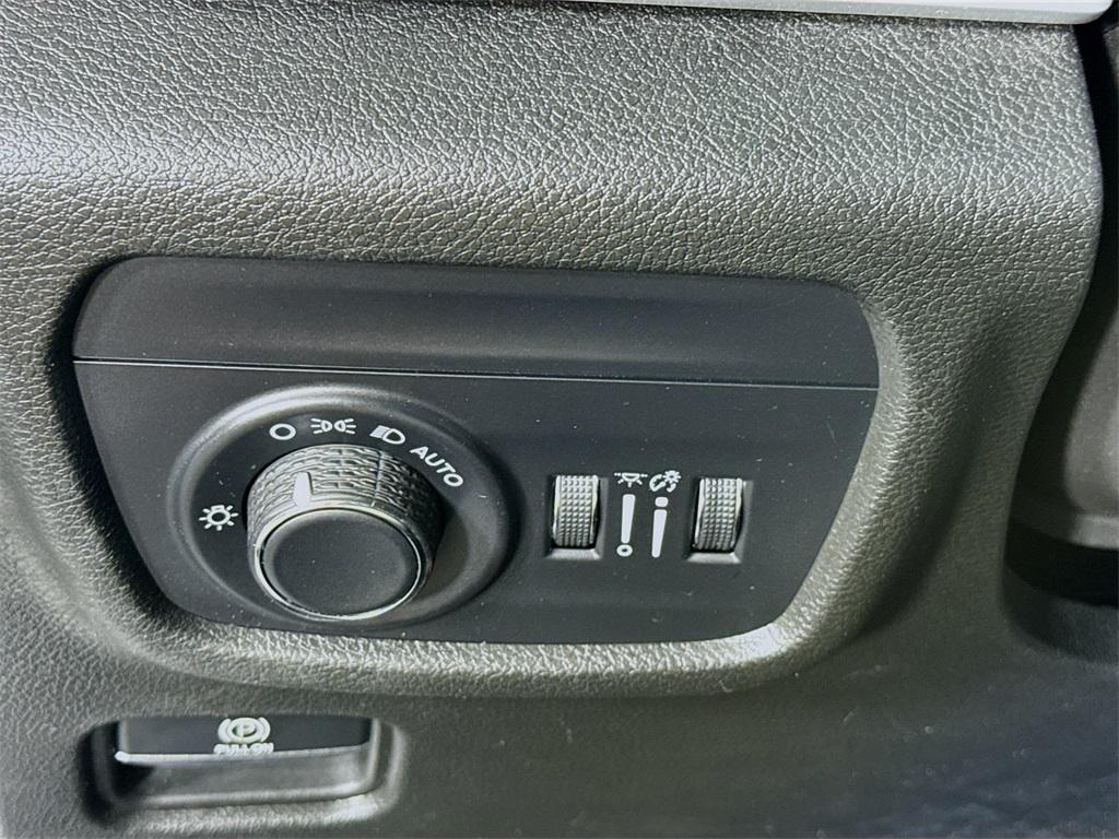 used 2023 Jeep Grand Cherokee car, priced at $31,630