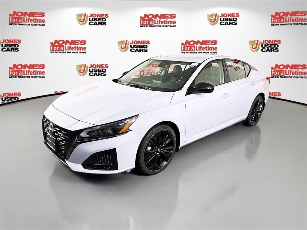 used 2023 Nissan Altima car, priced at $24,998