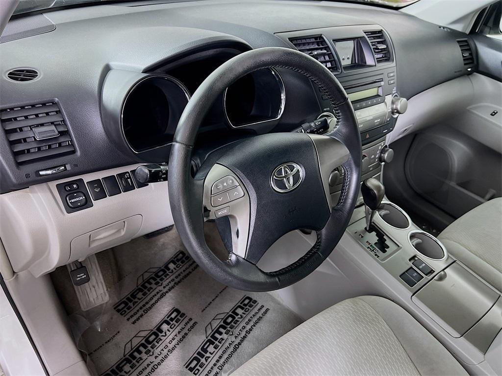 used 2010 Toyota Highlander car, priced at $10,998