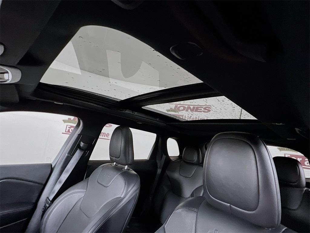 used 2020 Jeep Cherokee car, priced at $24,998