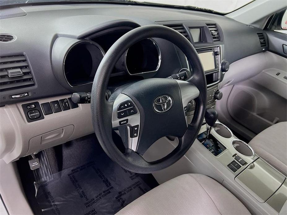 used 2013 Toyota Highlander car, priced at $14,998