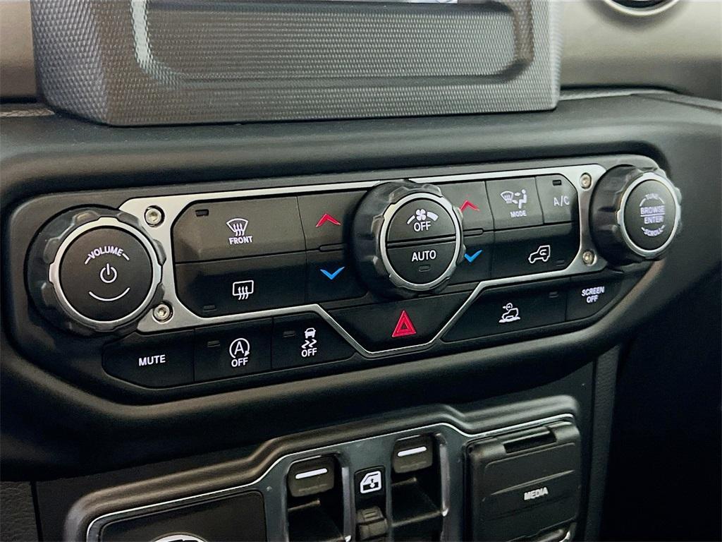 used 2021 Jeep Gladiator car, priced at $34,998