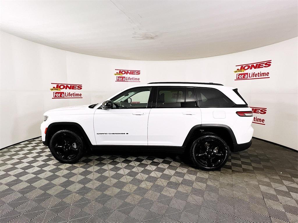 used 2023 Jeep Grand Cherokee car, priced at $32,996