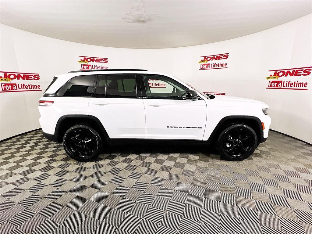 used 2023 Jeep Grand Cherokee car, priced at $32,996