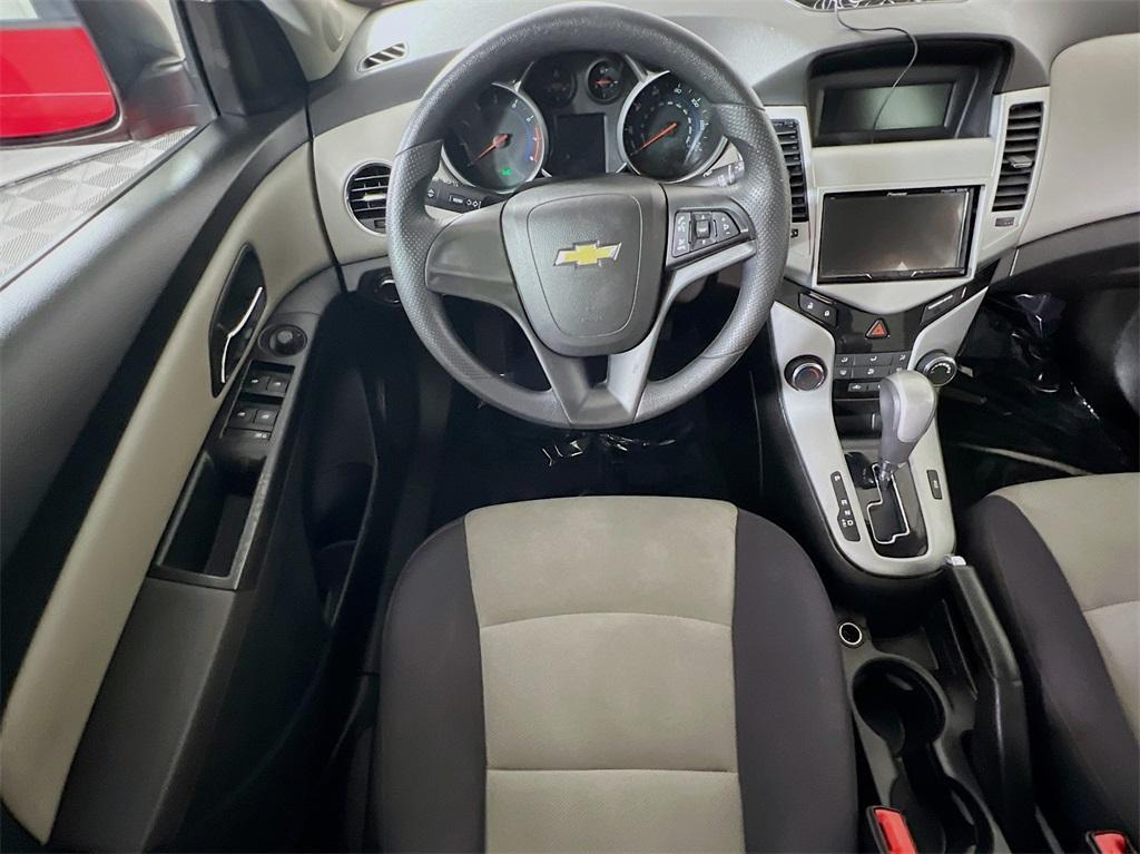 used 2014 Chevrolet Cruze car, priced at $8,995