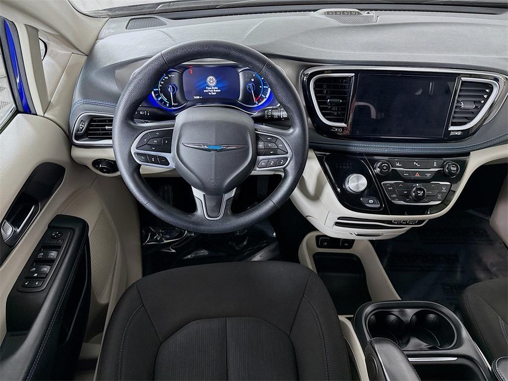 used 2021 Chrysler Pacifica Hybrid car, priced at $23,995