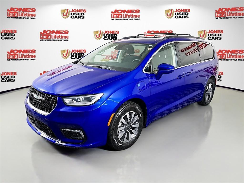 used 2021 Chrysler Pacifica Hybrid car, priced at $23,995