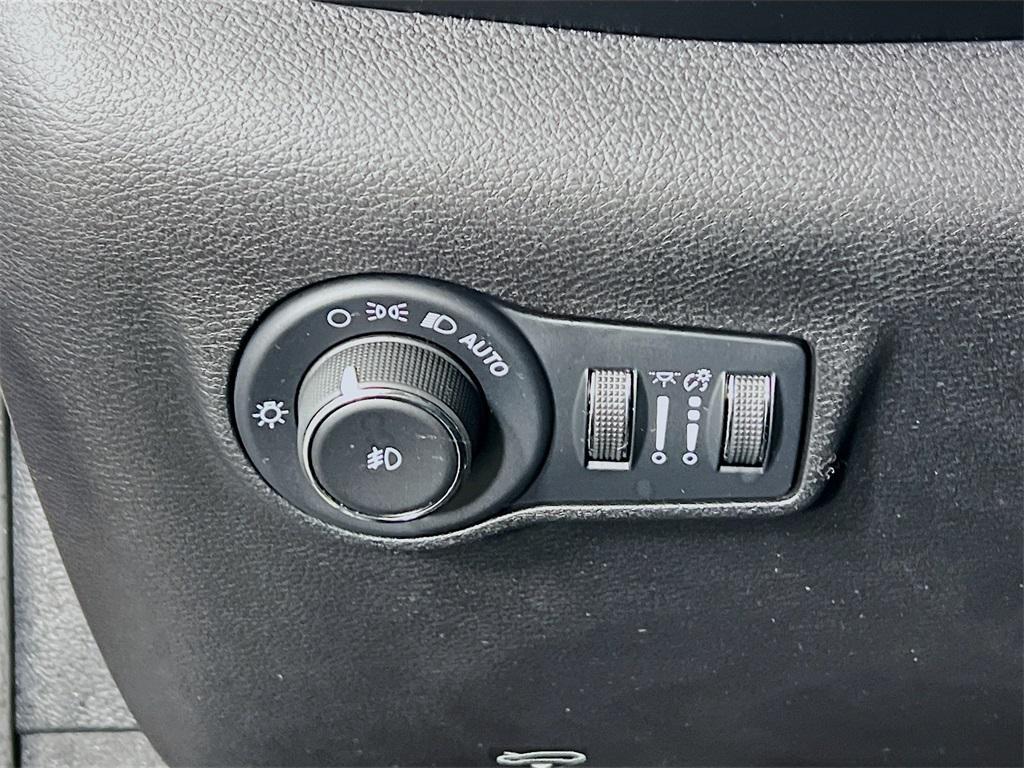 used 2022 Jeep Compass car, priced at $25,599