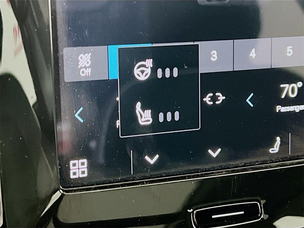 used 2021 Volvo XC40 Recharge Pure Electric car, priced at $25,499