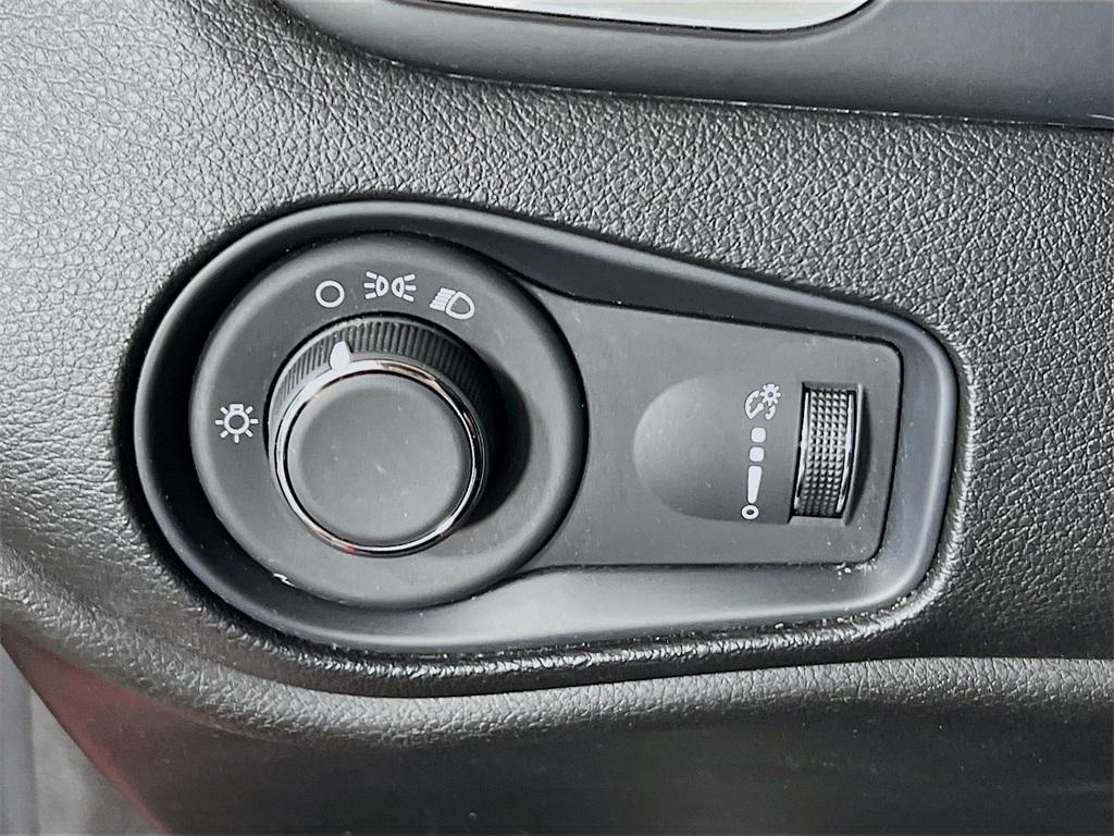 used 2020 Jeep Renegade car, priced at $12,998