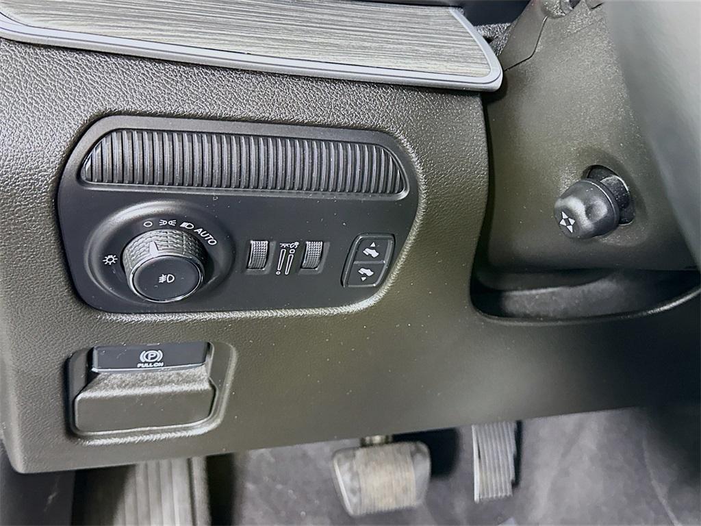 used 2024 Jeep Wagoneer L car, priced at $45,995