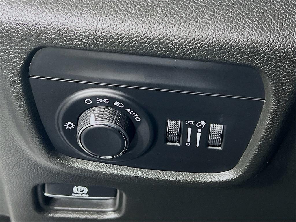 used 2023 Jeep Grand Cherokee car, priced at $37,995