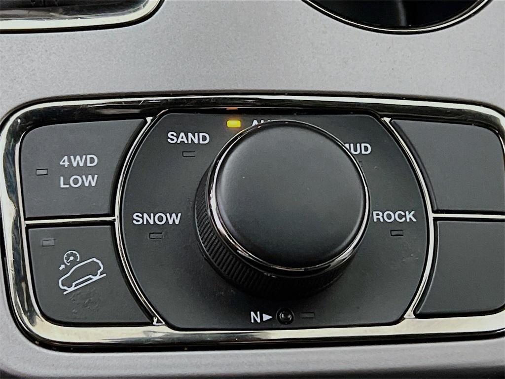 used 2020 Jeep Grand Cherokee car, priced at $20,110