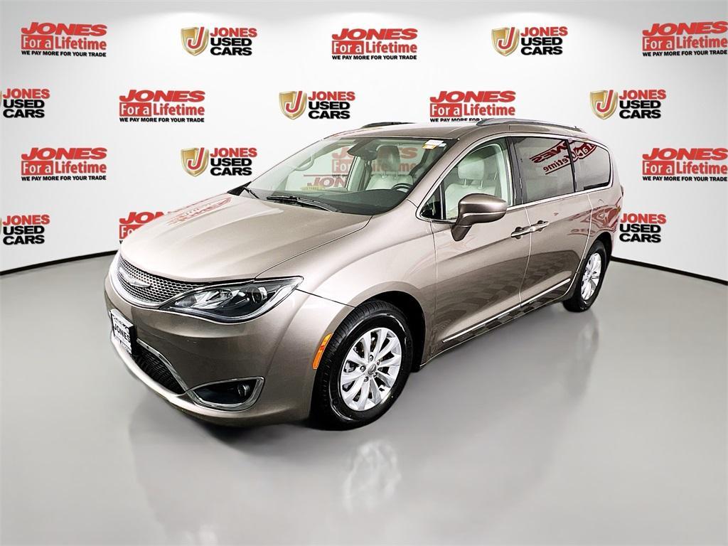 used 2018 Chrysler Pacifica car, priced at $14,998