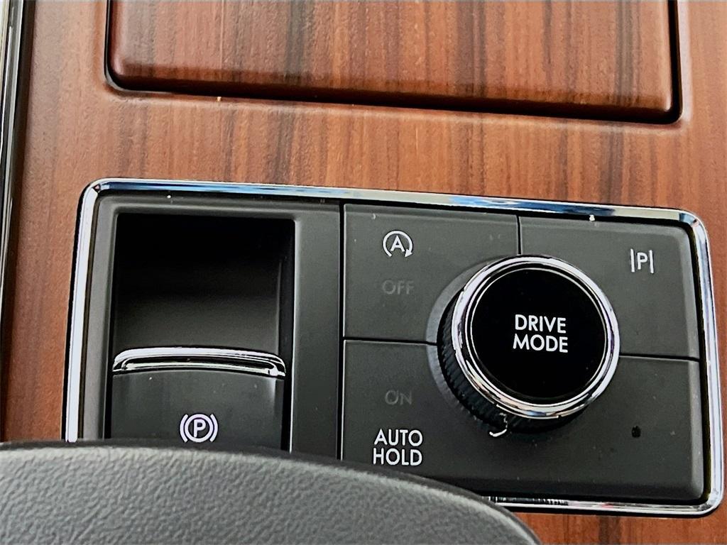used 2023 Lincoln Navigator car, priced at $71,998