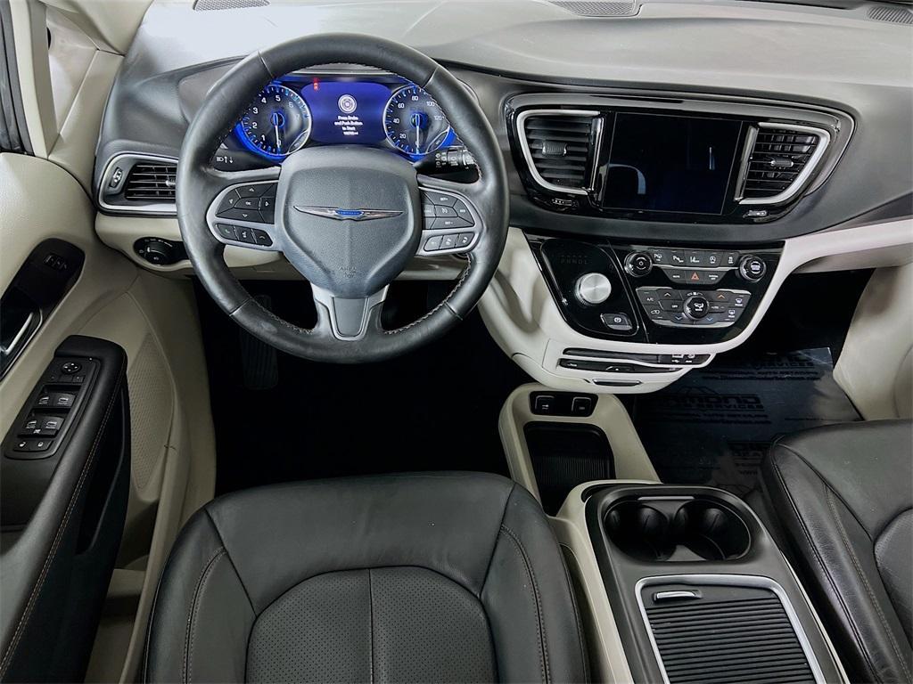 used 2020 Chrysler Pacifica car