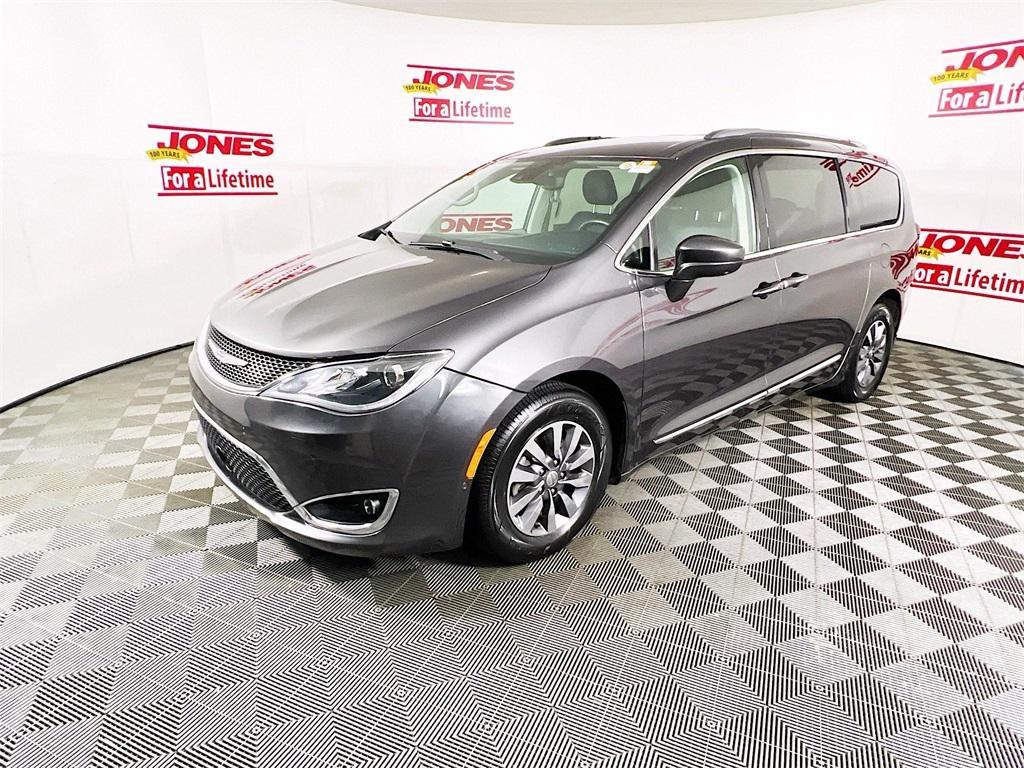 used 2020 Chrysler Pacifica car