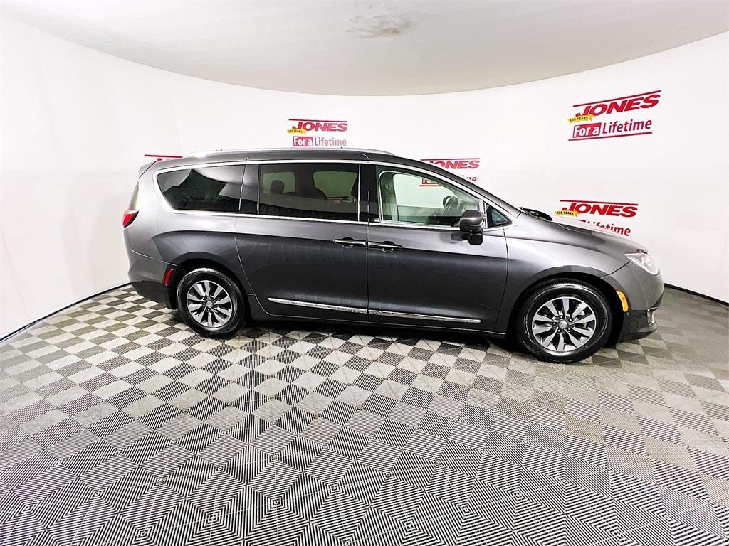 used 2020 Chrysler Pacifica car