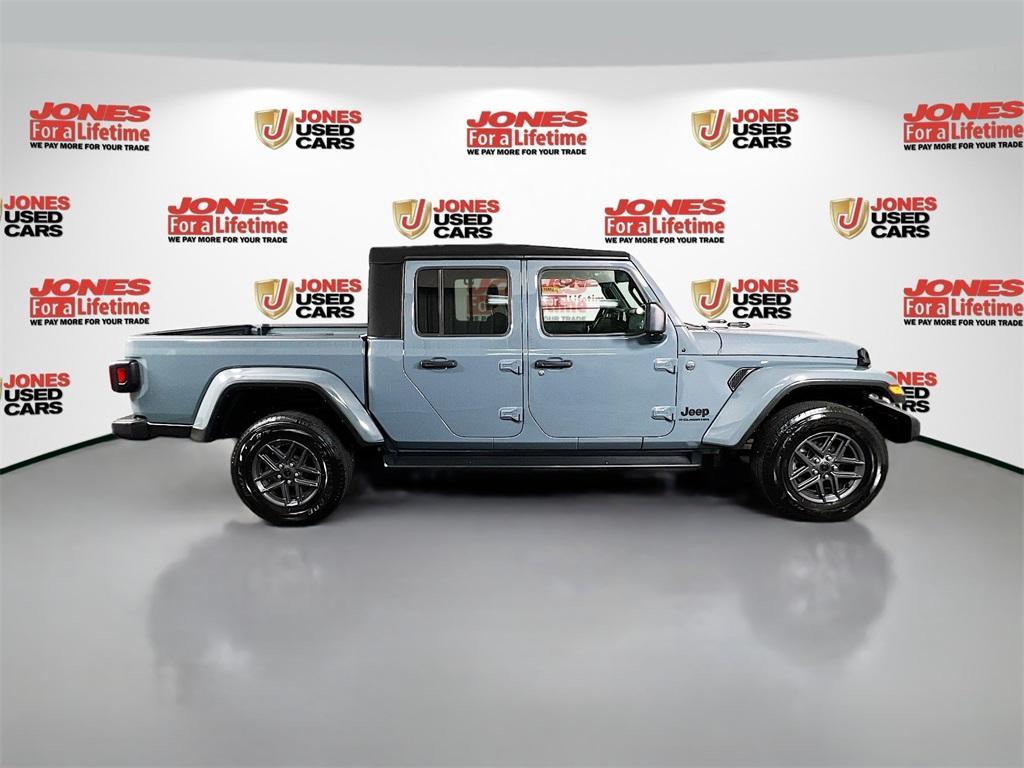 used 2024 Jeep Gladiator car, priced at $36,987