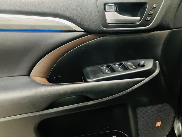 used 2018 Toyota Highlander car, priced at $31,800