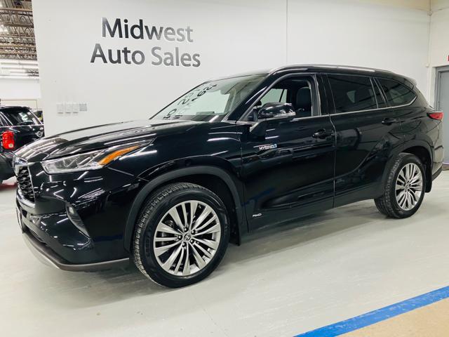 used 2021 Toyota Highlander Hybrid car, priced at $30,900