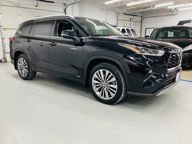 used 2021 Toyota Highlander Hybrid car, priced at $30,900