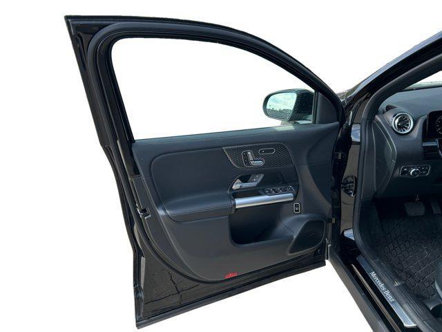 new 2025 Mercedes-Benz GLA 250 car, priced at $41,495