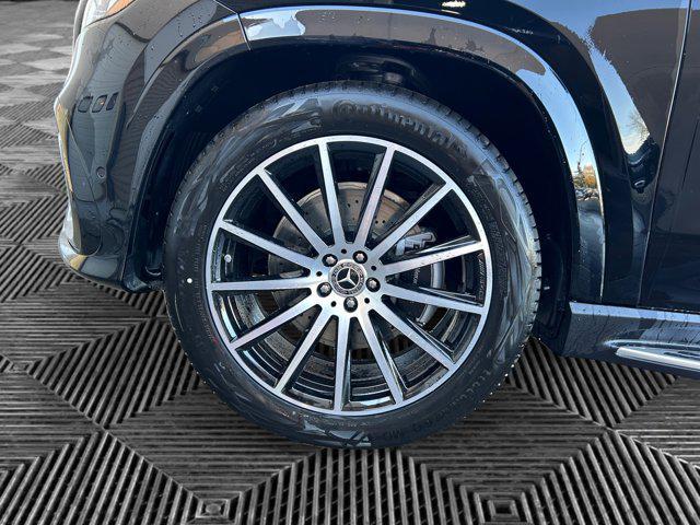 new 2026 Mercedes-Benz GLS 580 car, priced at $123,715