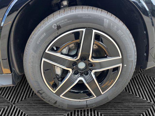 new 2025 Mercedes-Benz GLC 300 car, priced at $69,235