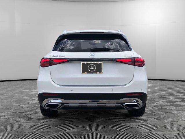 new 2025 Mercedes-Benz GLC 300 car, priced at $57,190