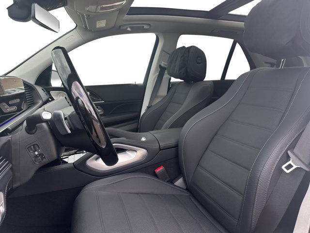 new 2025 Mercedes-Benz GLE 580 car, priced at $106,660