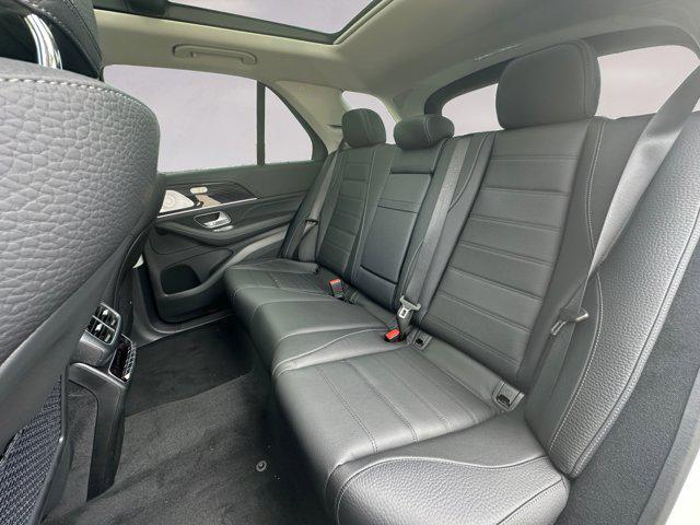 new 2025 Mercedes-Benz GLE 580 car, priced at $106,660