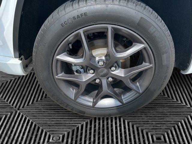 used 2020 Jeep Grand Cherokee car, priced at $28,900