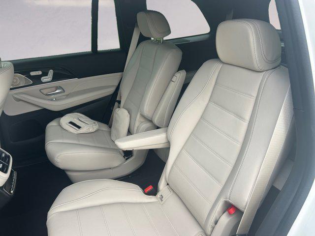 new 2025 Mercedes-Benz GLS 580 car, priced at $123,075